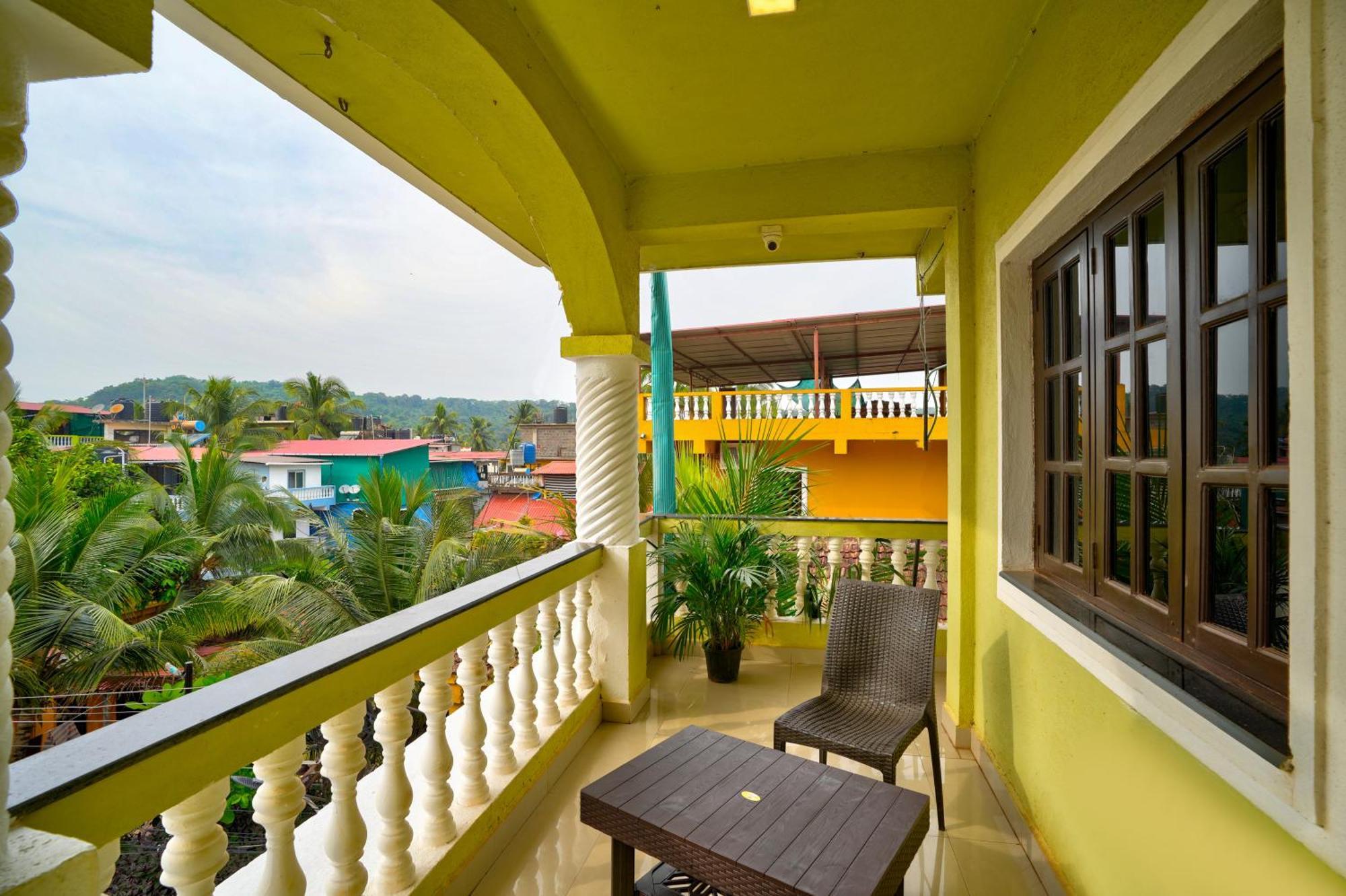 Hotel Salty Waves Baga Exterior foto